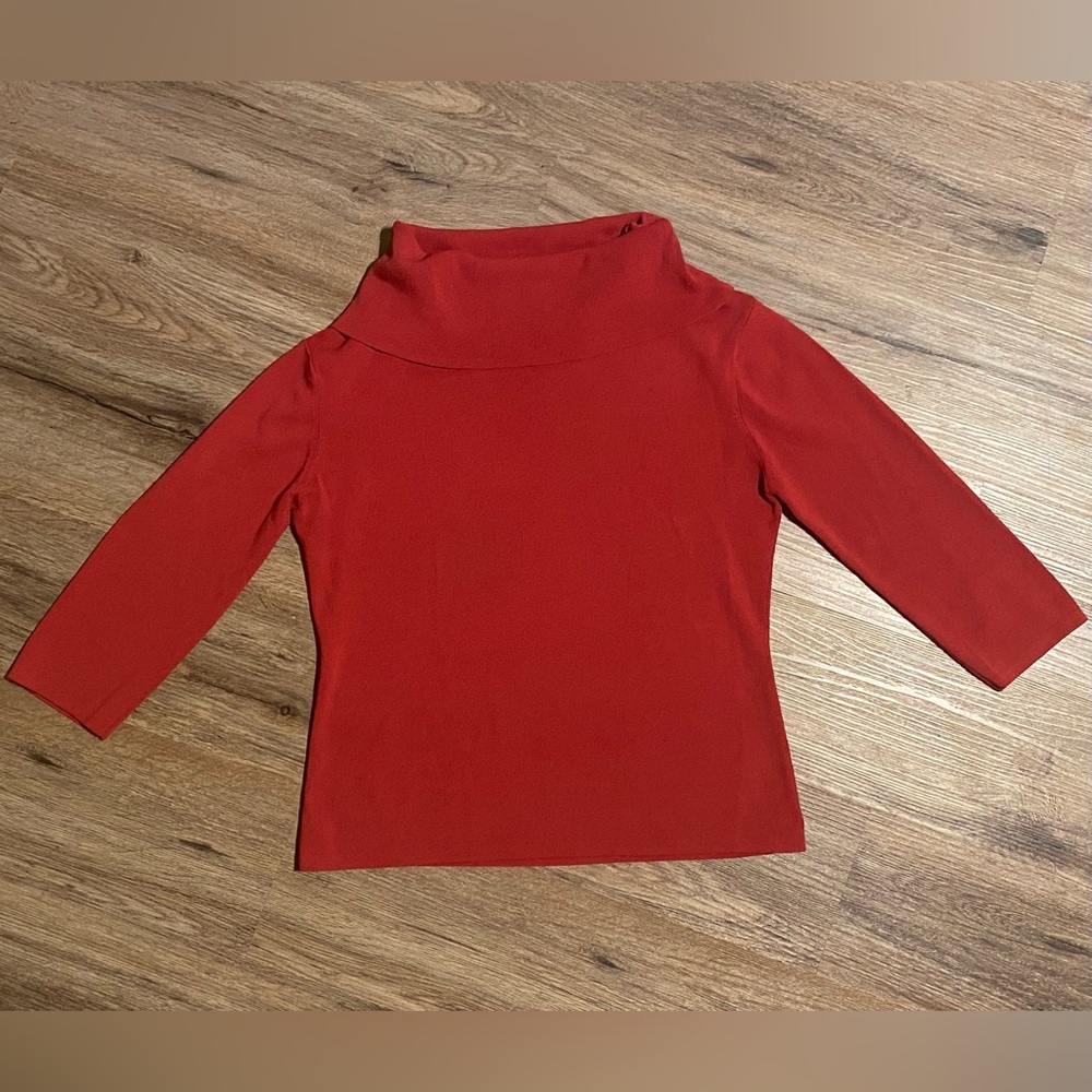 Joseph A. QU’EST-CE QUEC'EST SILK? PARIS-LONDON-NEW YORK Red Blouse Size Medium